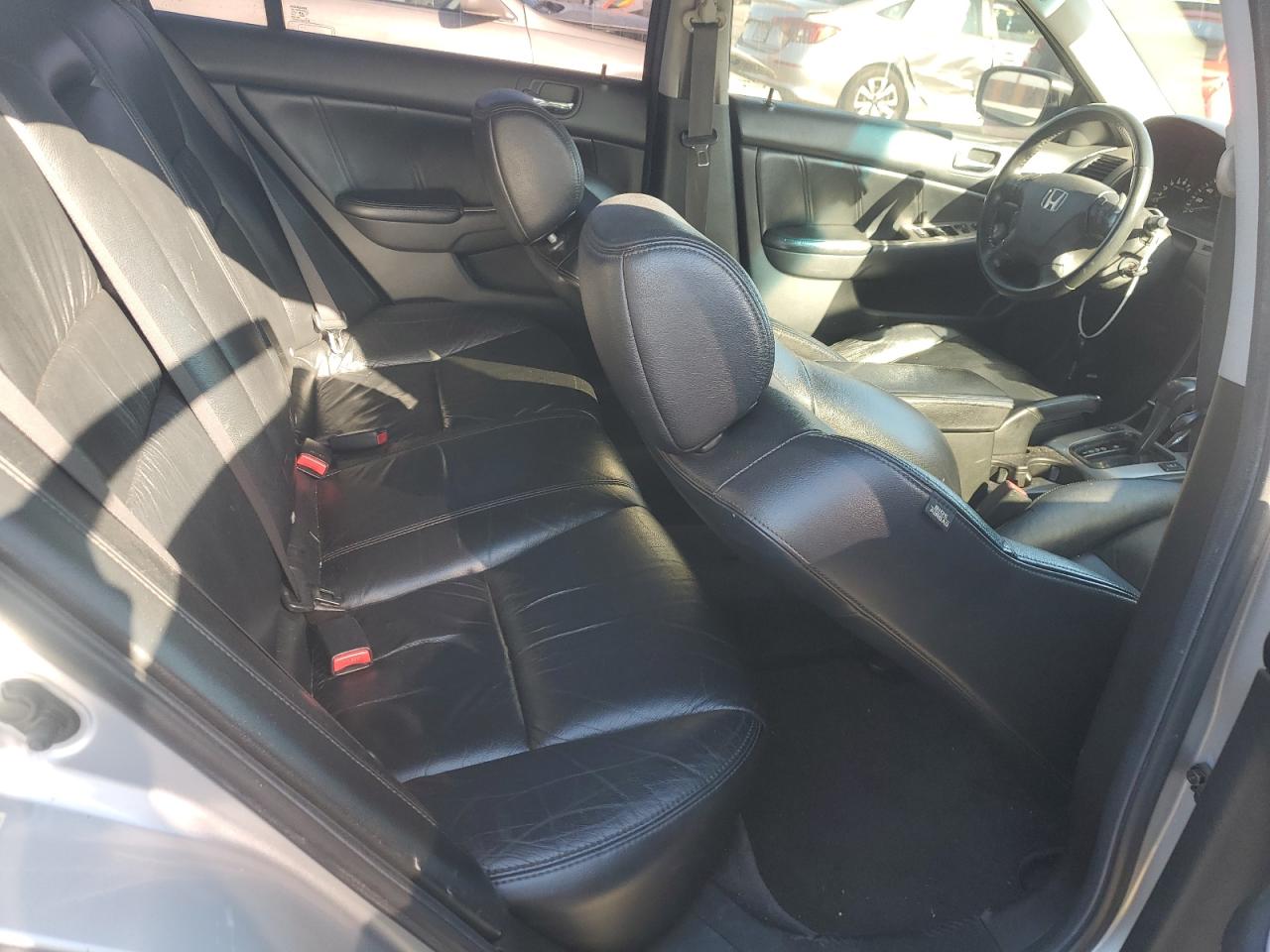 2007 Honda Accord - Image 10