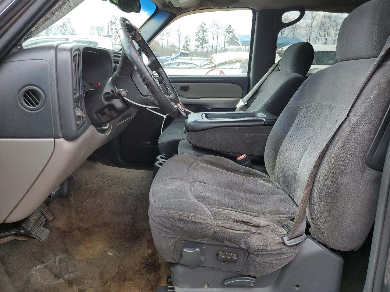 2002 Chevrolet Tahoe - Image 7