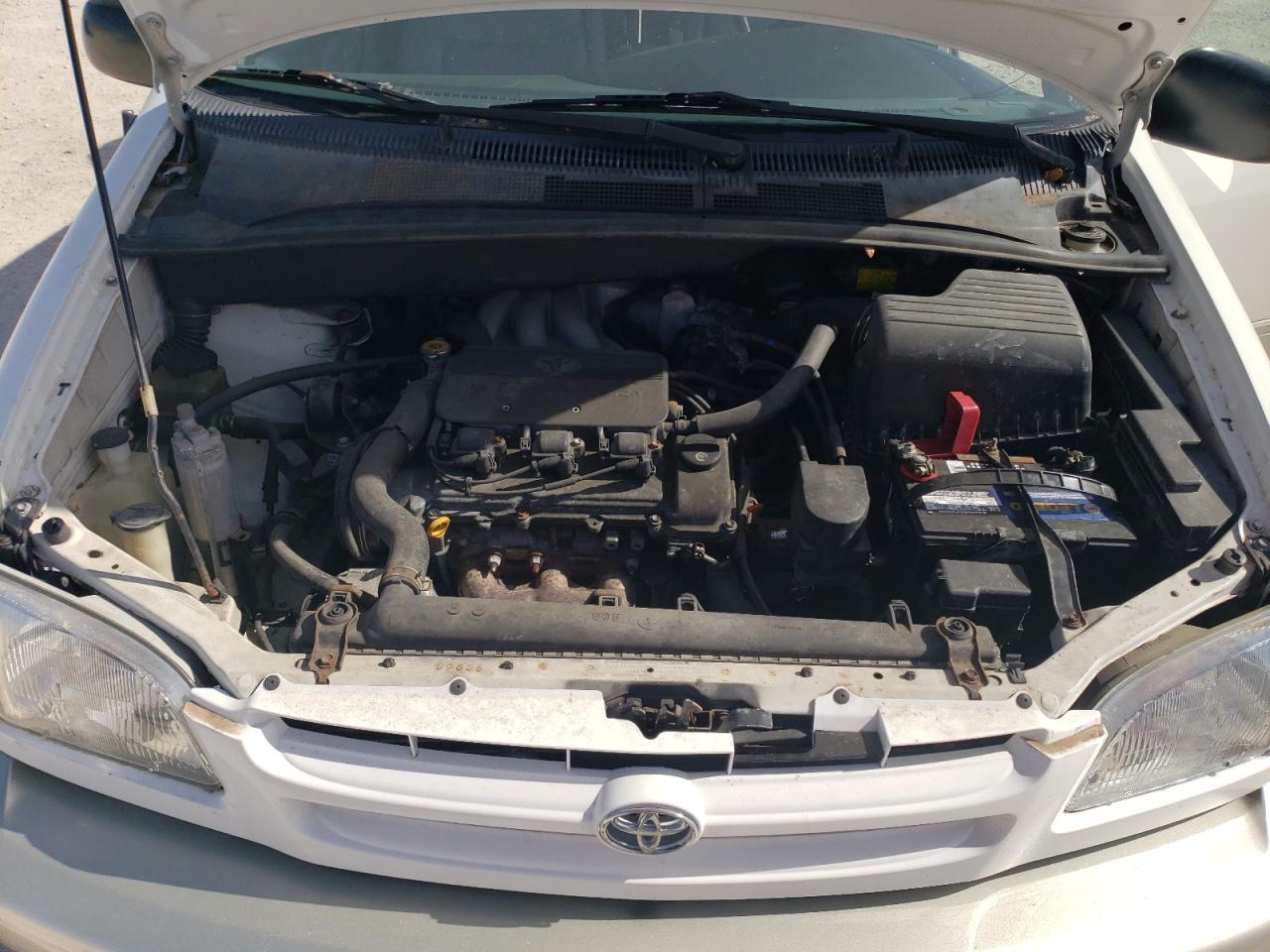 2000 Toyota Sienna - Image 12