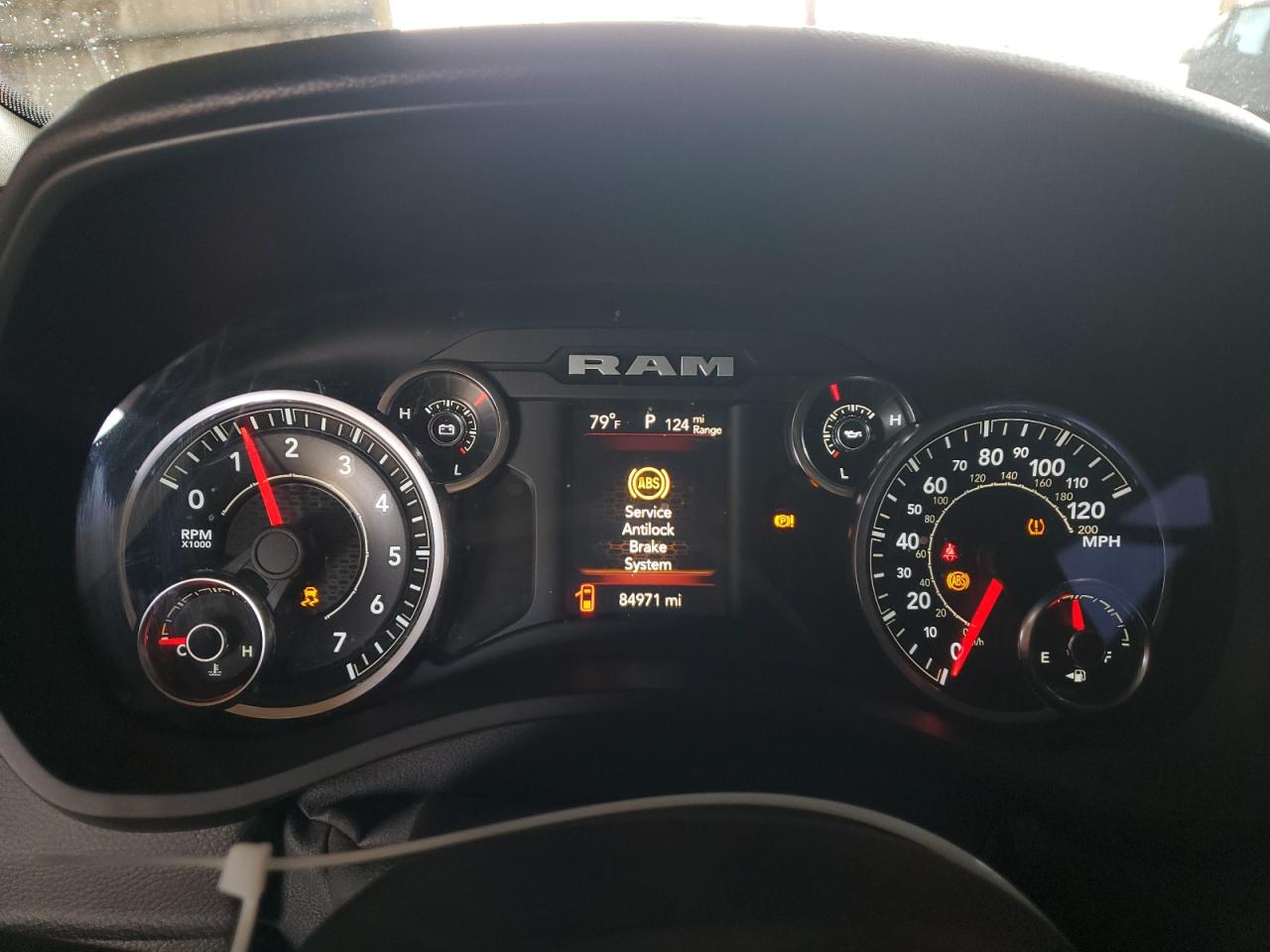 2019 RAM 1500 - Image 9