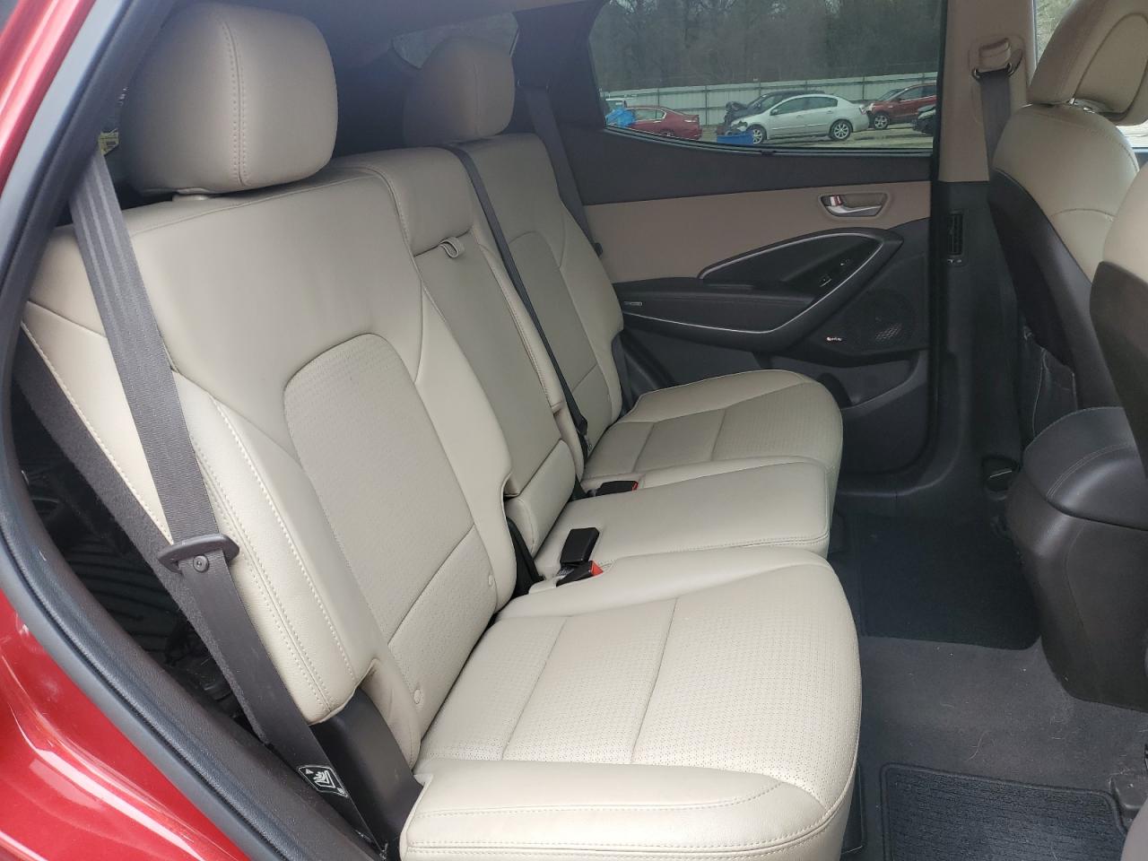 2014 Hyundai Santa Fe - Image 11