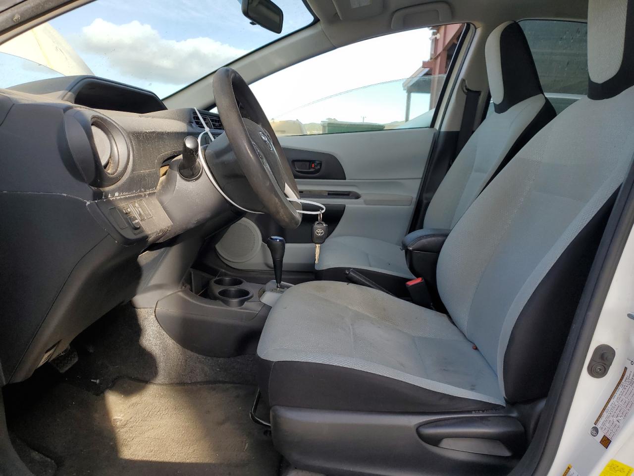 2014 Toyota Prius - Image 7
