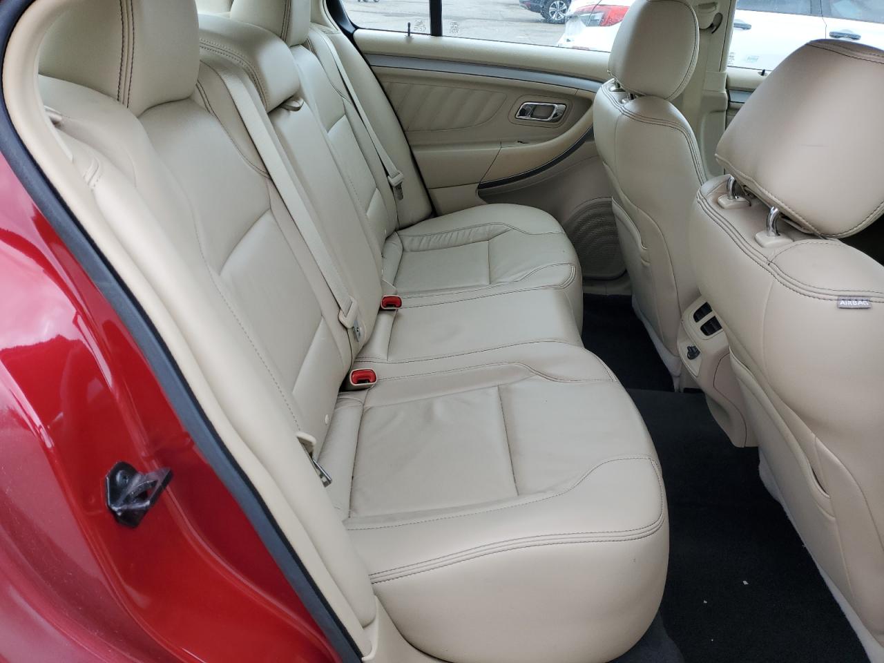2016 Ford Taurus - Image 11