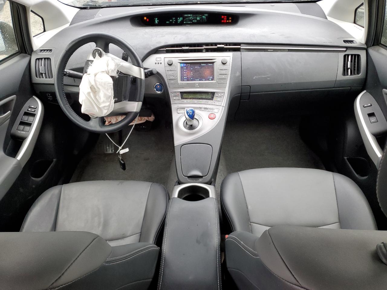 2015 Toyota Prius - Image 8