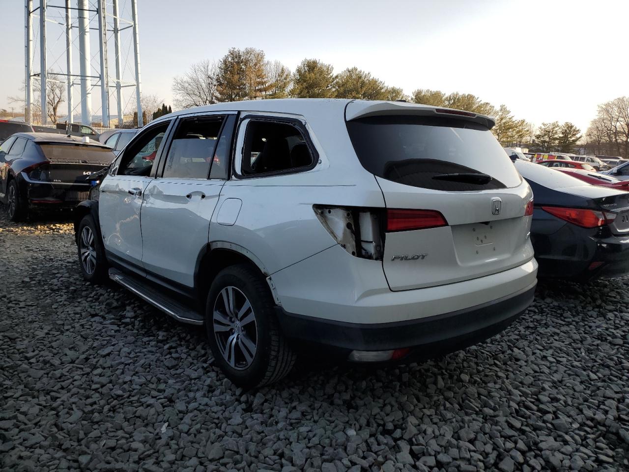 2017 Honda Pilot - Image 2