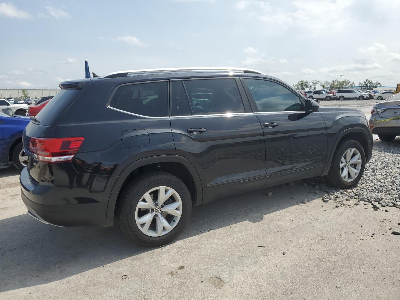 2018 Volkswagen Atlas - Image 3