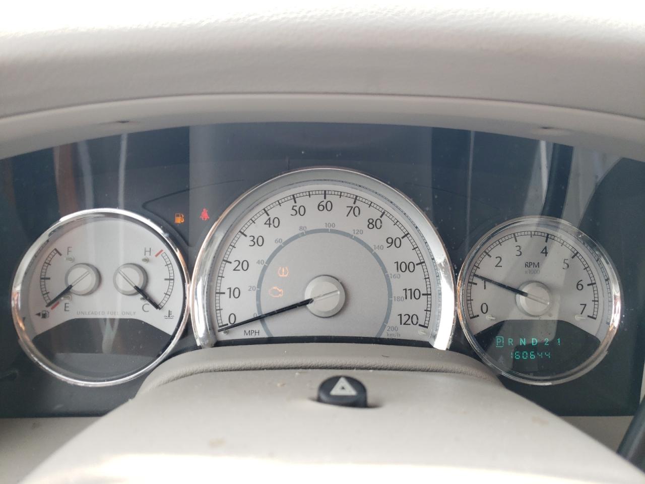 2008 Chrysler Aspen - Image 9