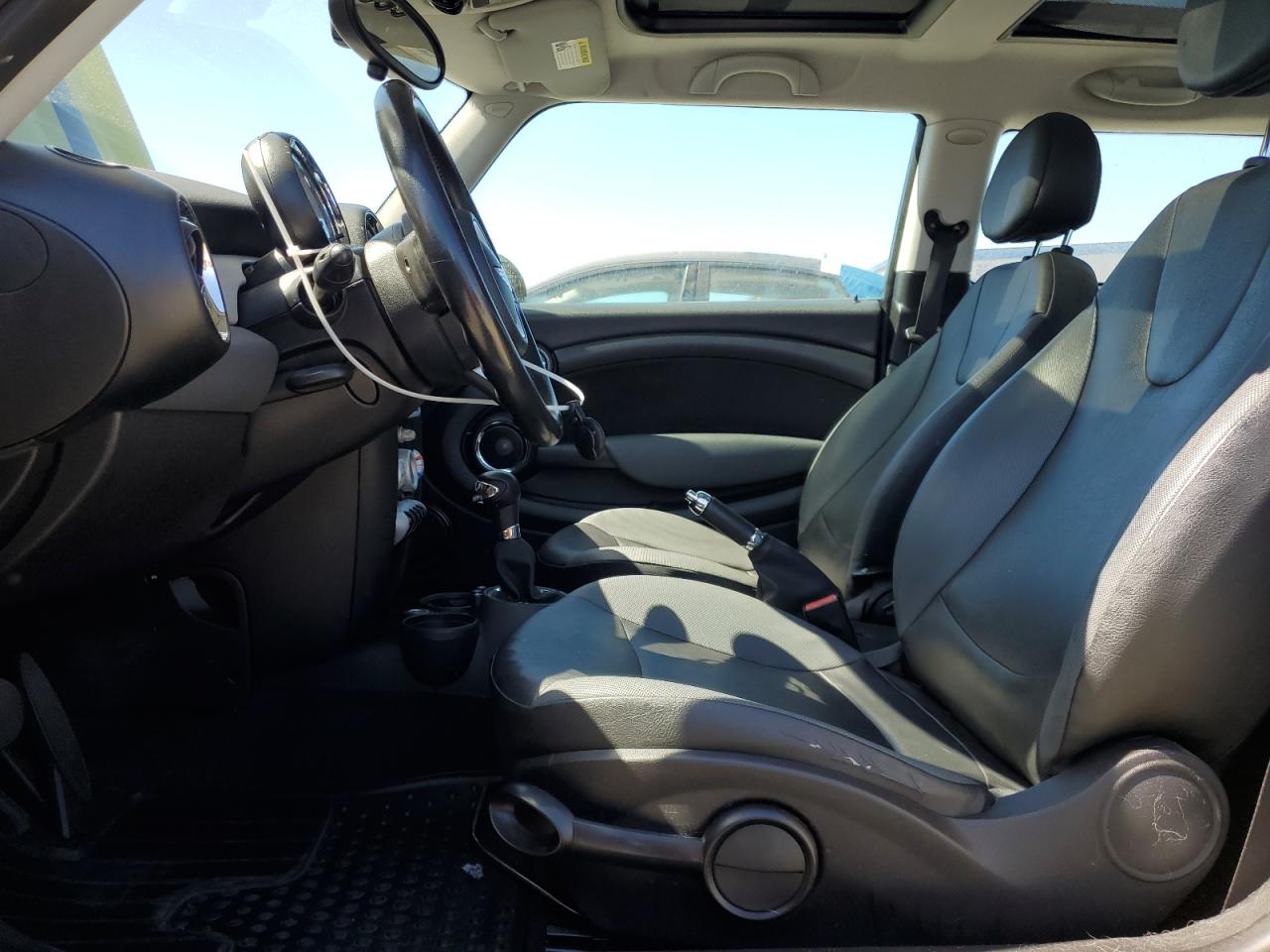 2010 MINI Cooper - Image 7