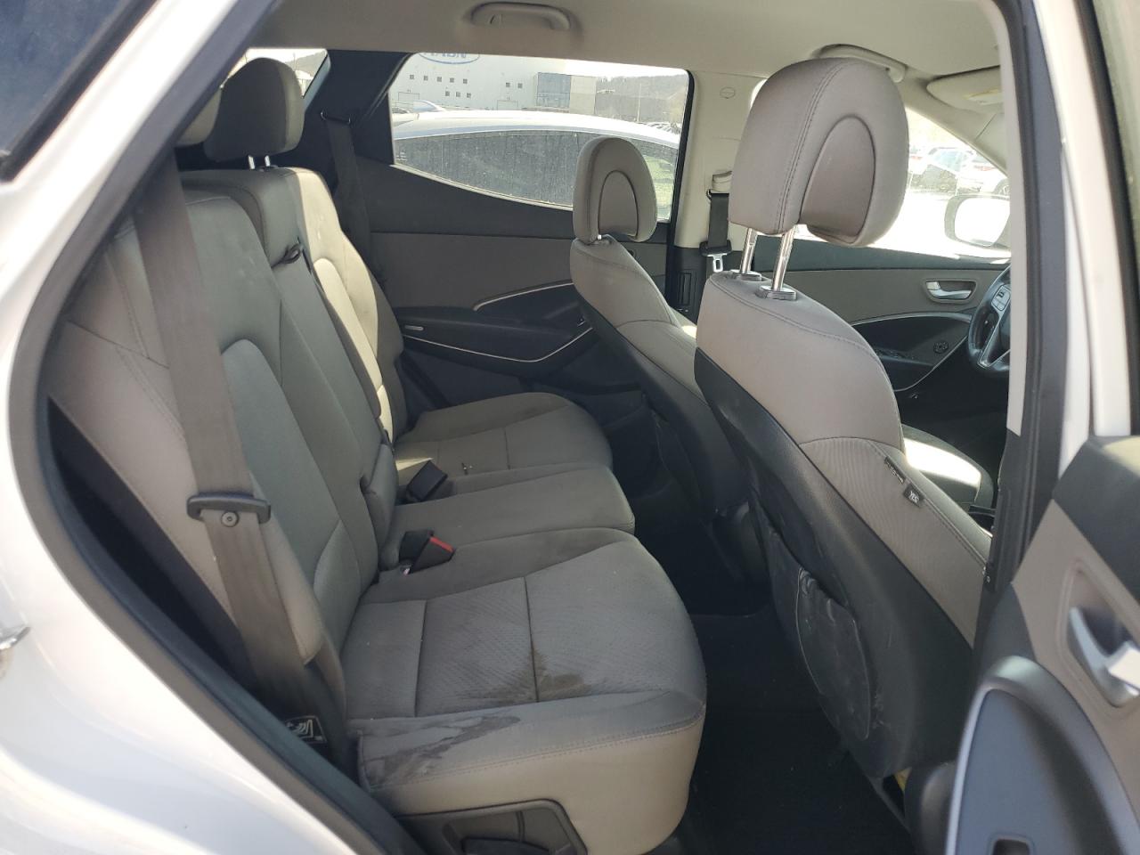 2014 Hyundai Santa Fe - Image 11