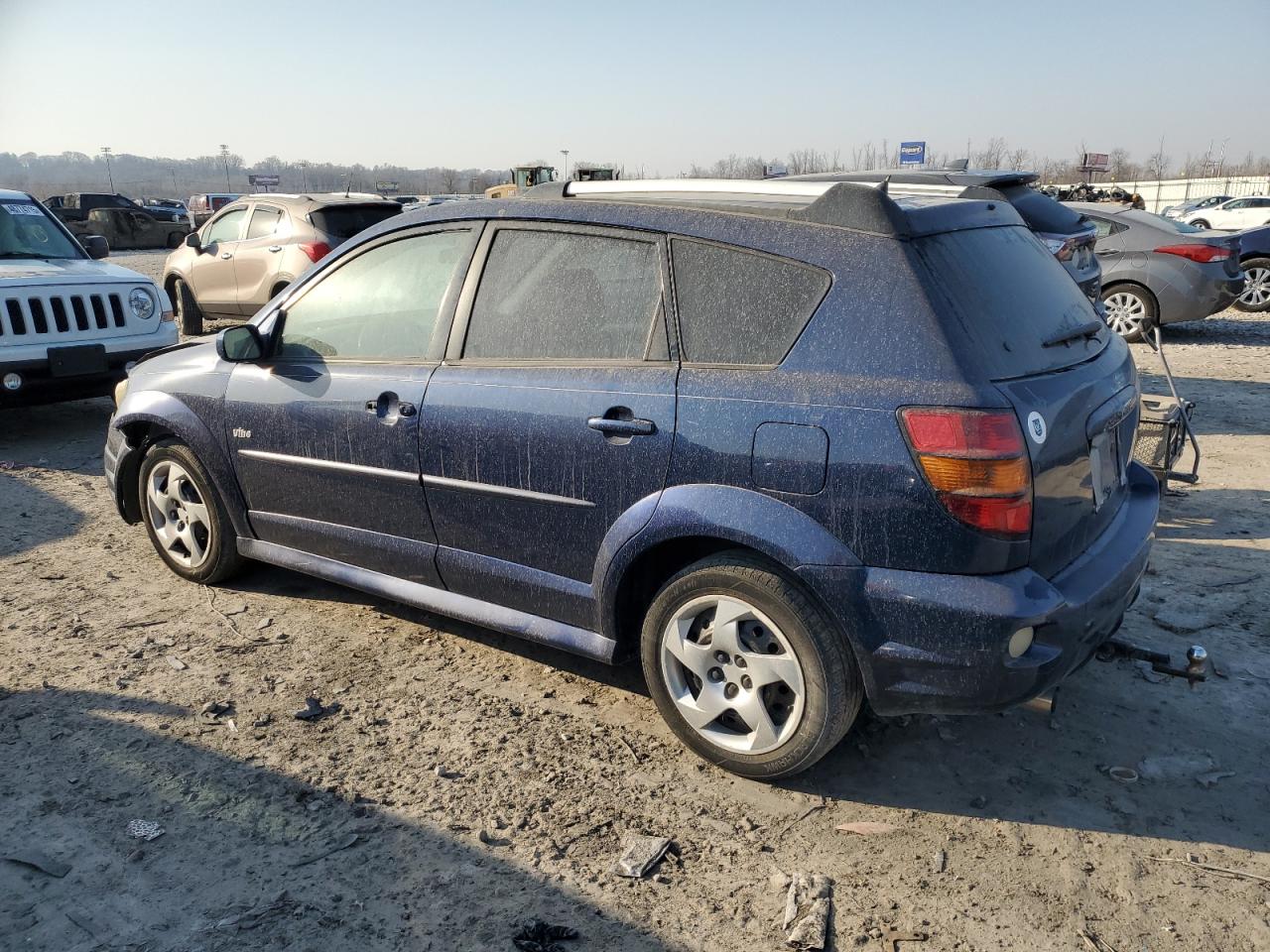2008 Pontiac Vibe - Image 2