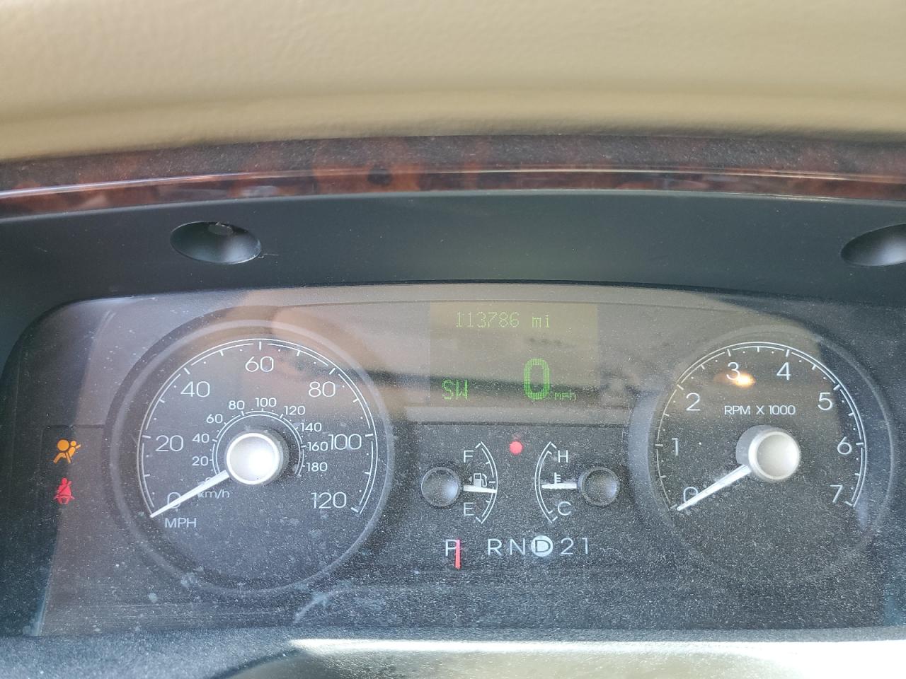 2007 Lincoln Town Car - Image 9