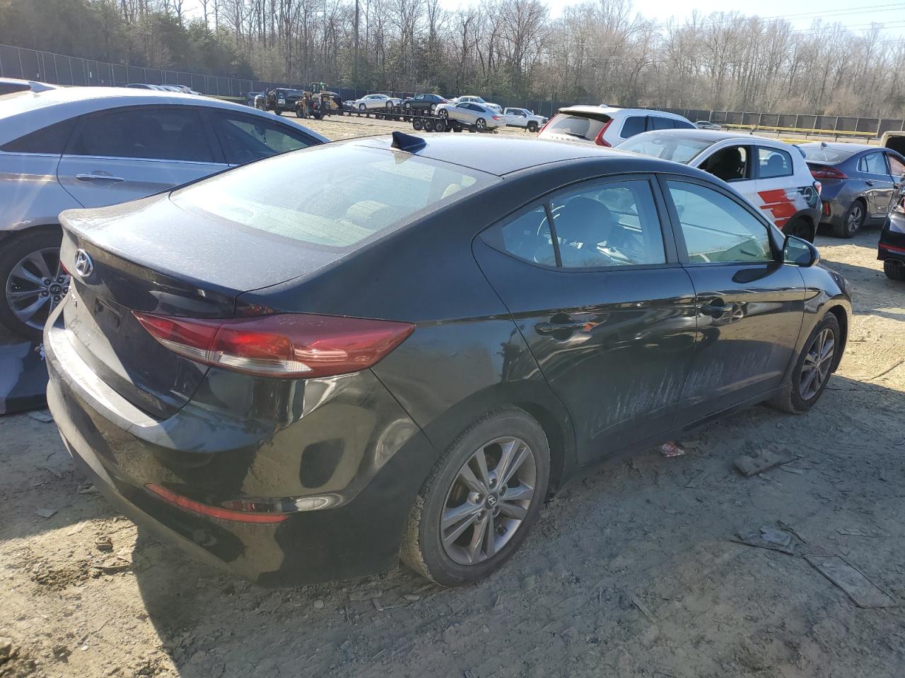 2017 Hyundai Elantra - Image 3
