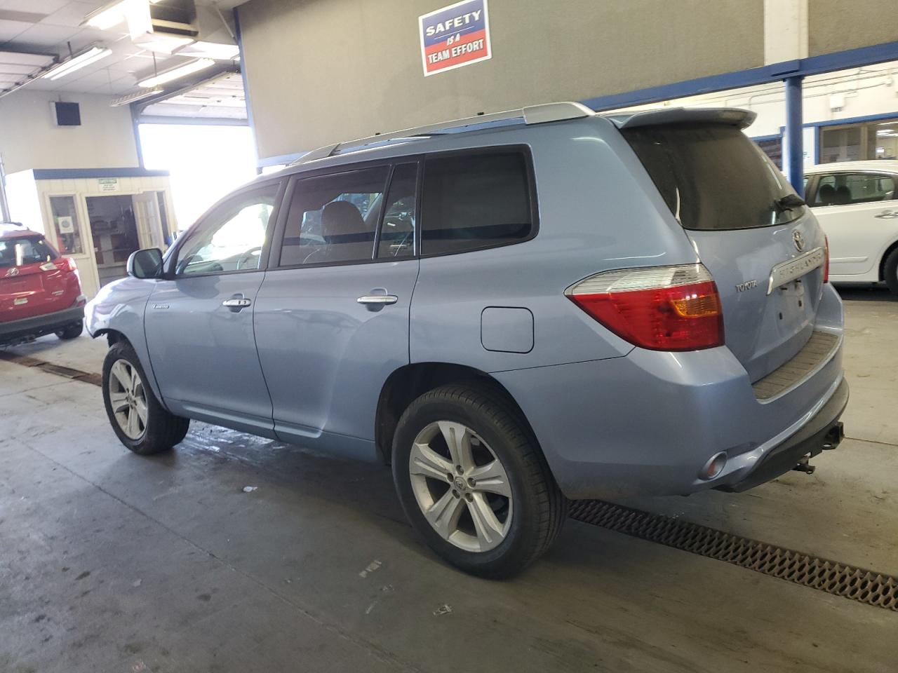 2008 Toyota Highlander - Image 2