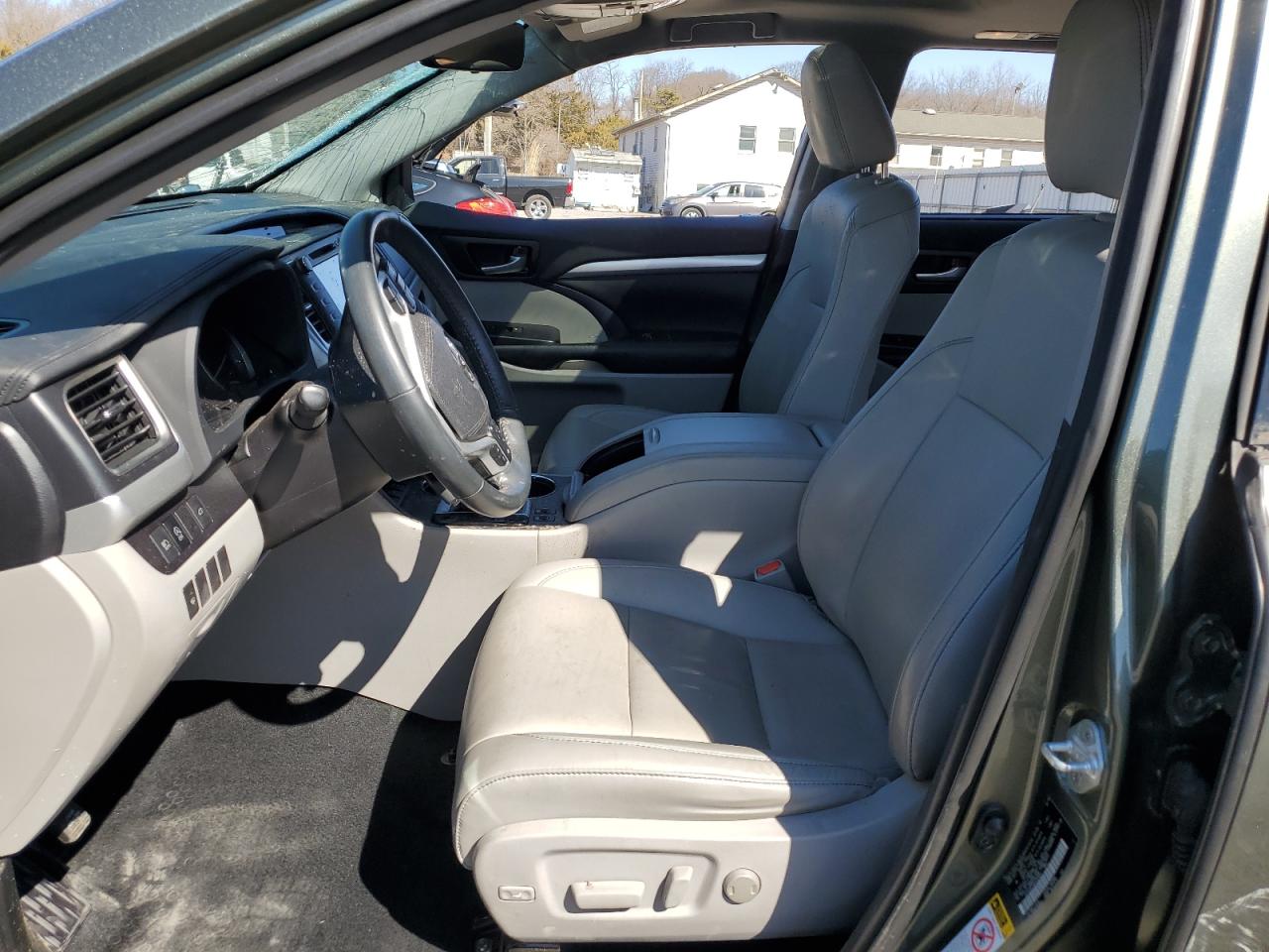 2019 Toyota Highlander - Image 7