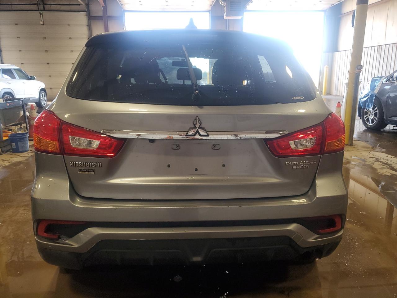 2018 Mitsubishi Outlander - Image 6