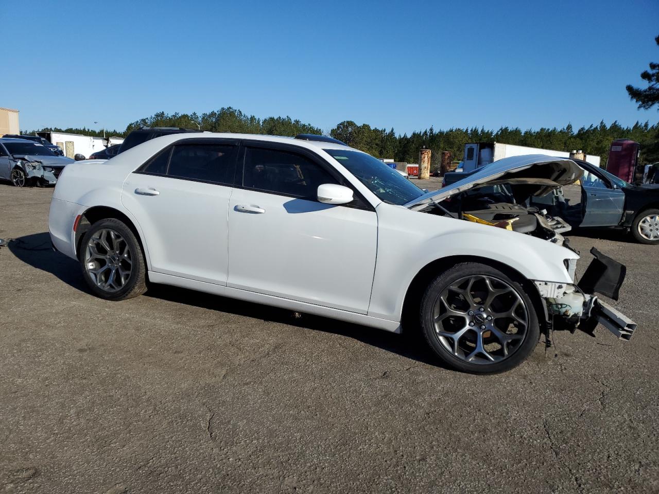 2015 Chrysler 300 - Image 4