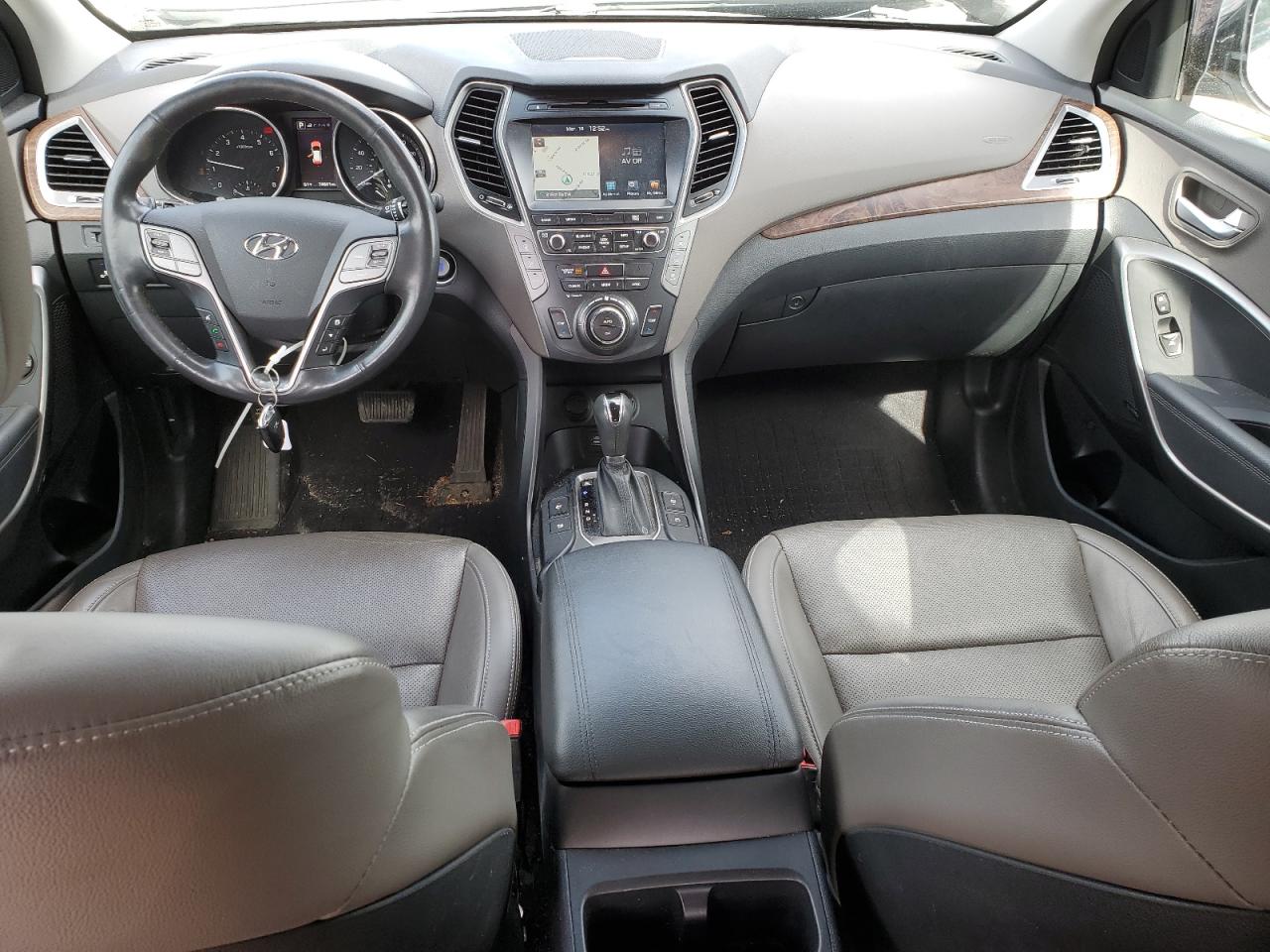 2017 Hyundai Santa Fe - Image 8