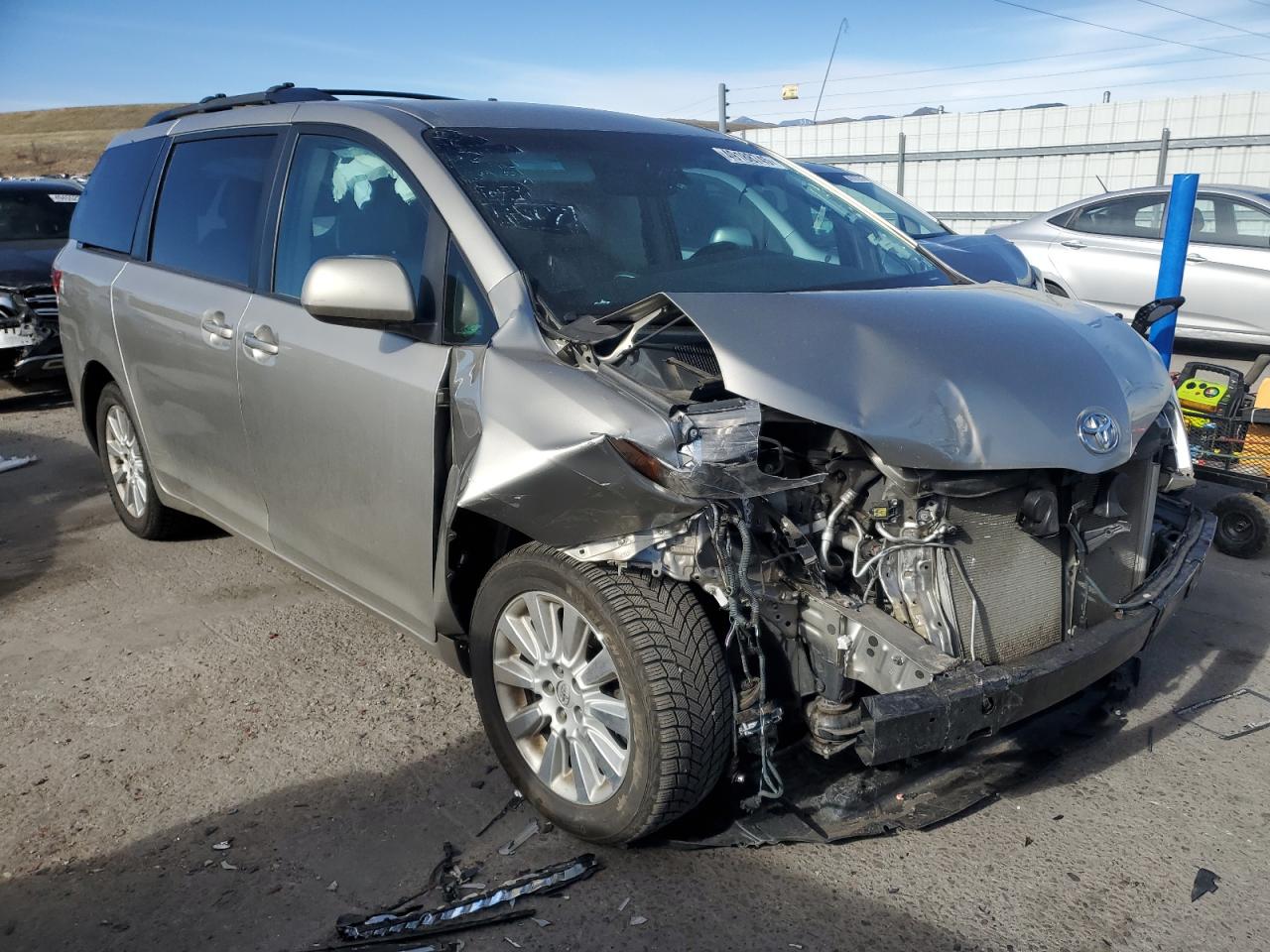 2015 Toyota Sienna - Image 4