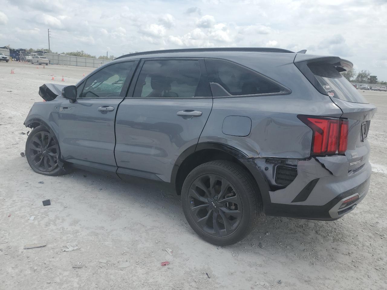 2023 Kia Sorento - Image 2