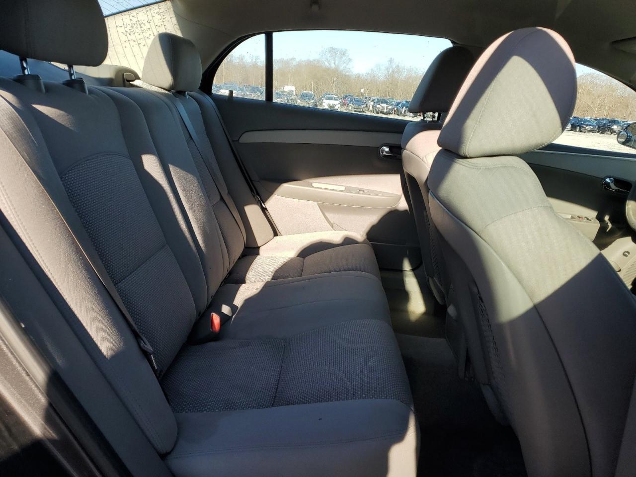 2010 Chevrolet Malibu - Image 11