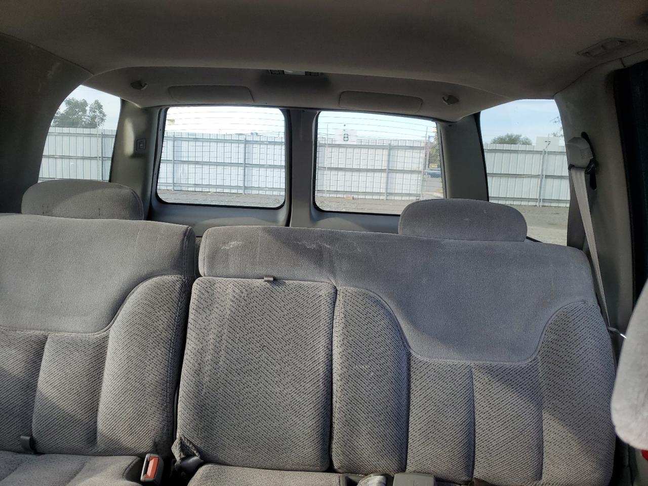 1999 Chevrolet Tahoe - Image 10