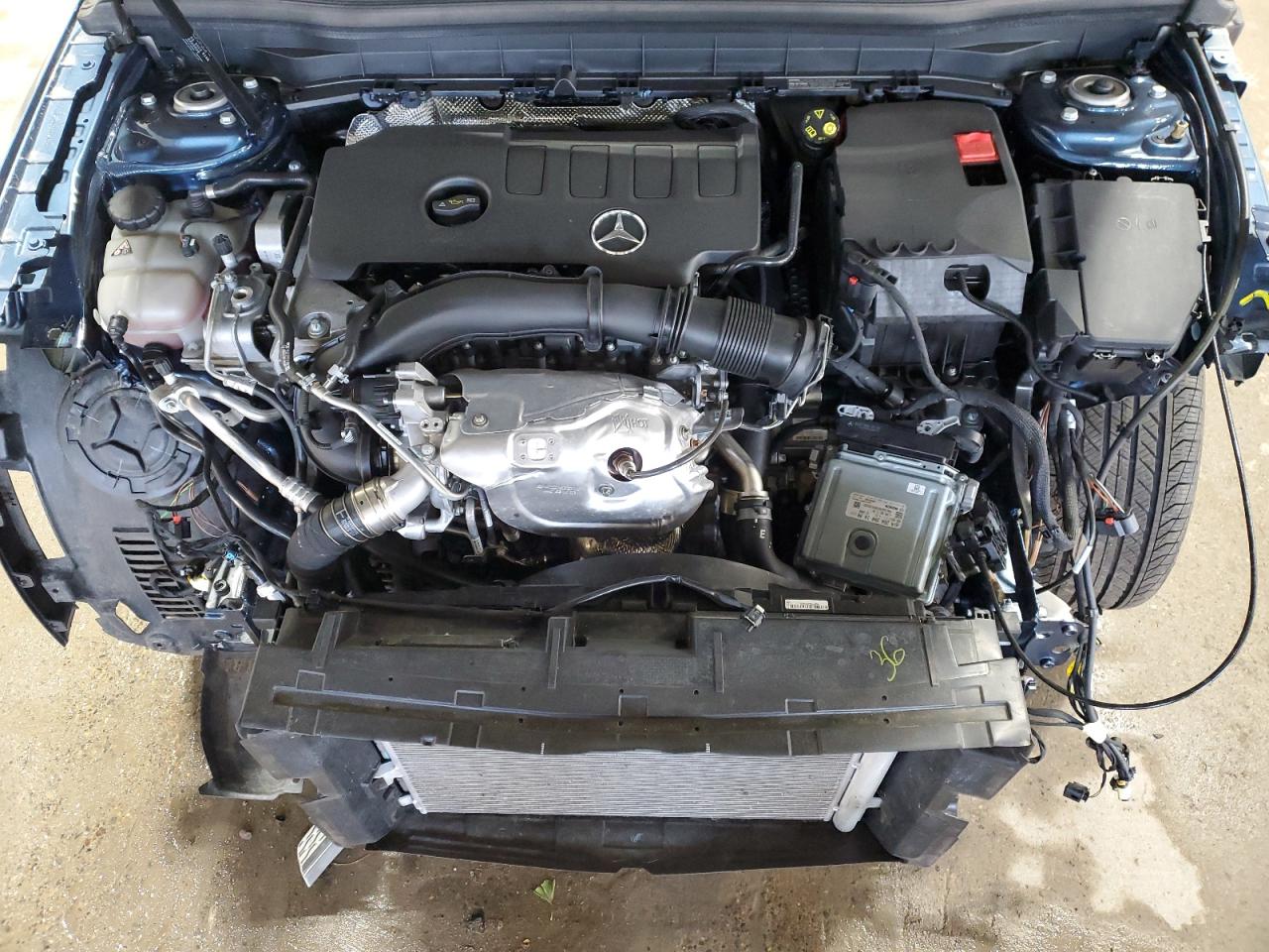 2023 Mercedes-Benz GLB - Image 12