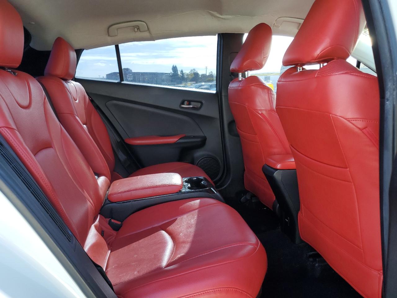 2017 Toyota Prius - Image 11