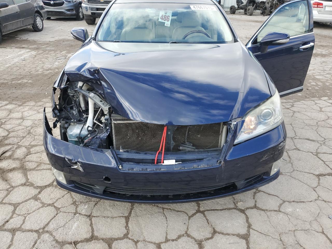 2012 Lexus ES - Image 11