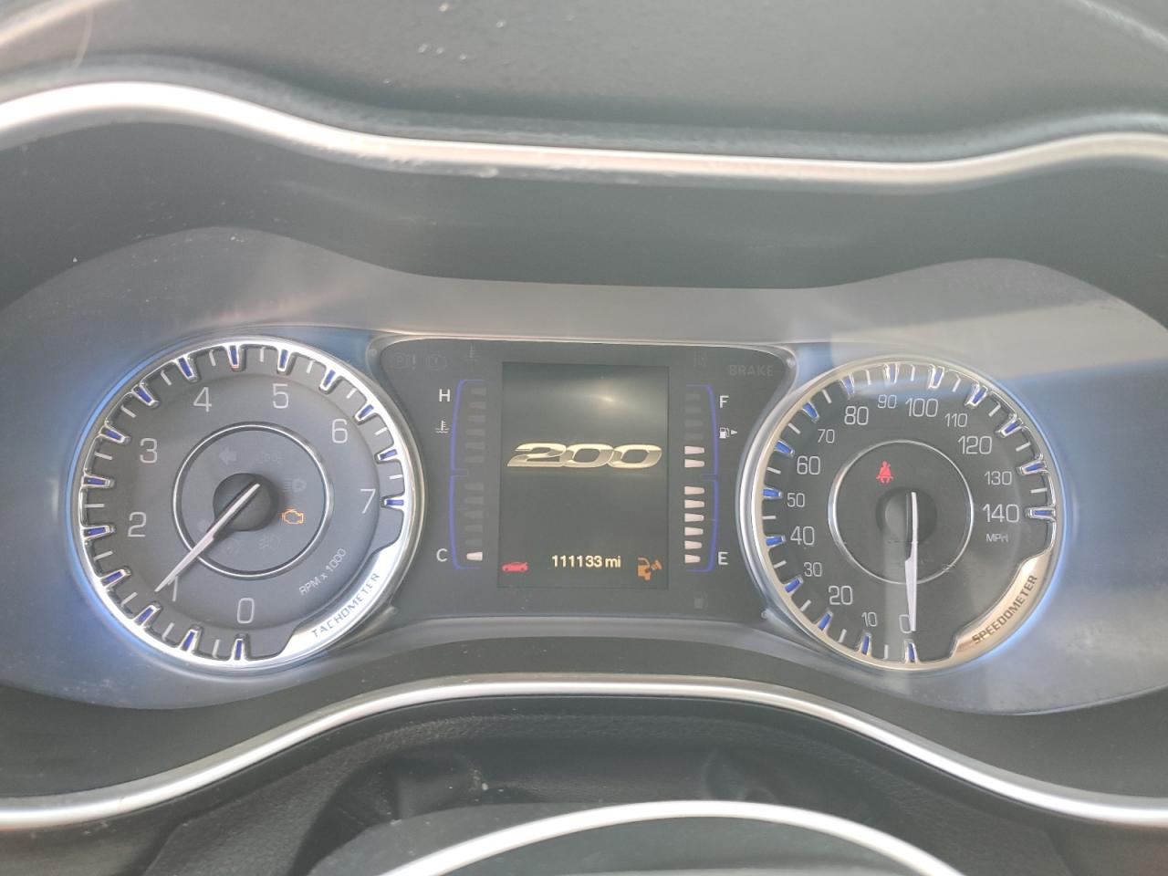 2015 Chrysler 200 - Image 9