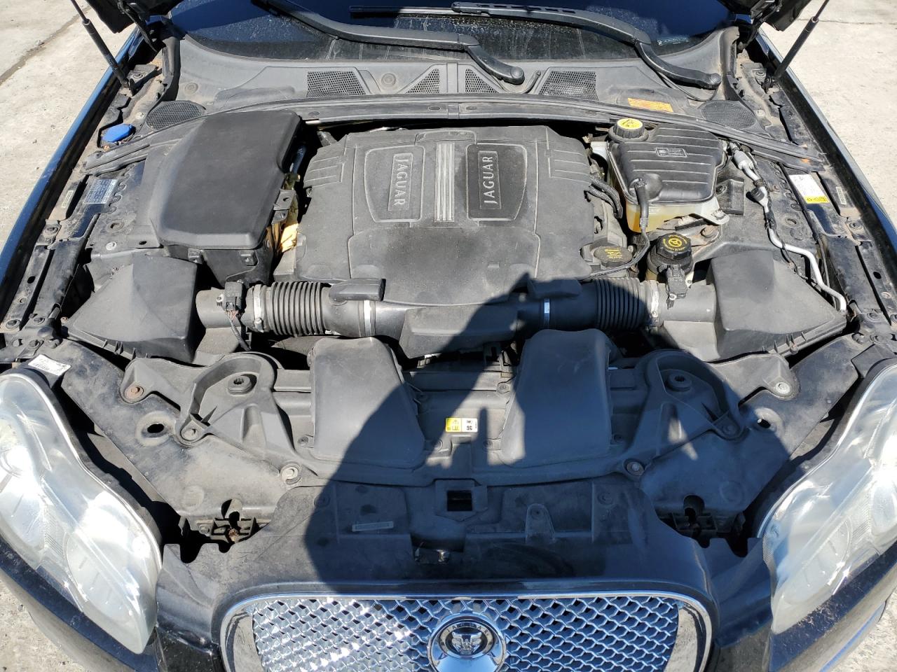 2010 Jaguar XF - Image 11