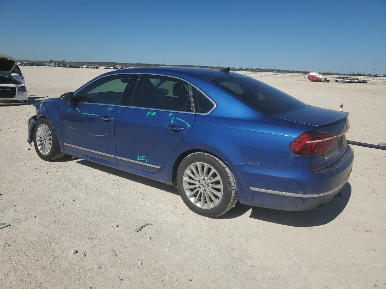 2017 Volkswagen Passat - Image 2