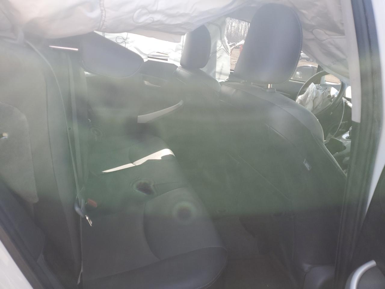 2015 Toyota Prius - Image 10