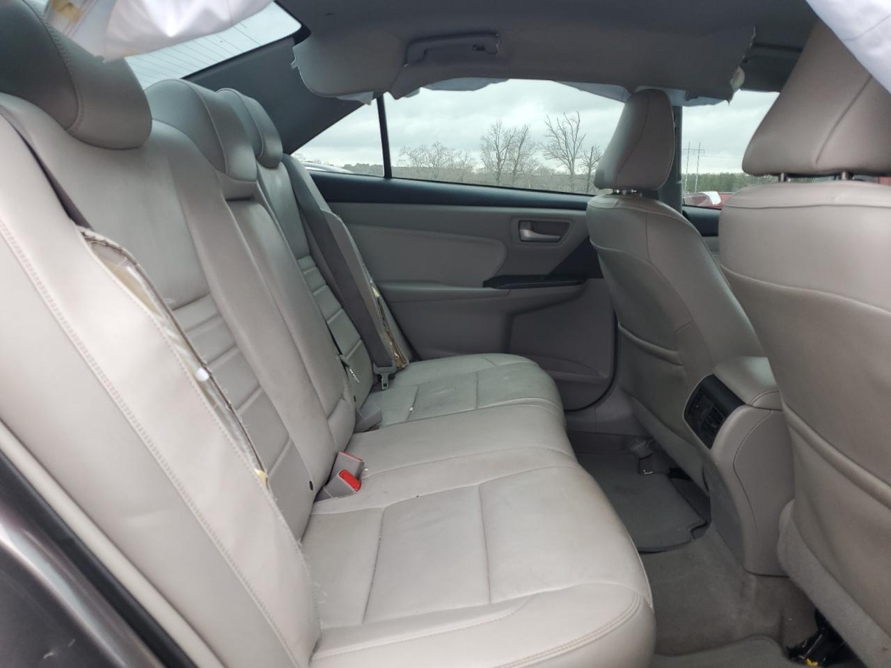 2015 Toyota Camry - Image 10