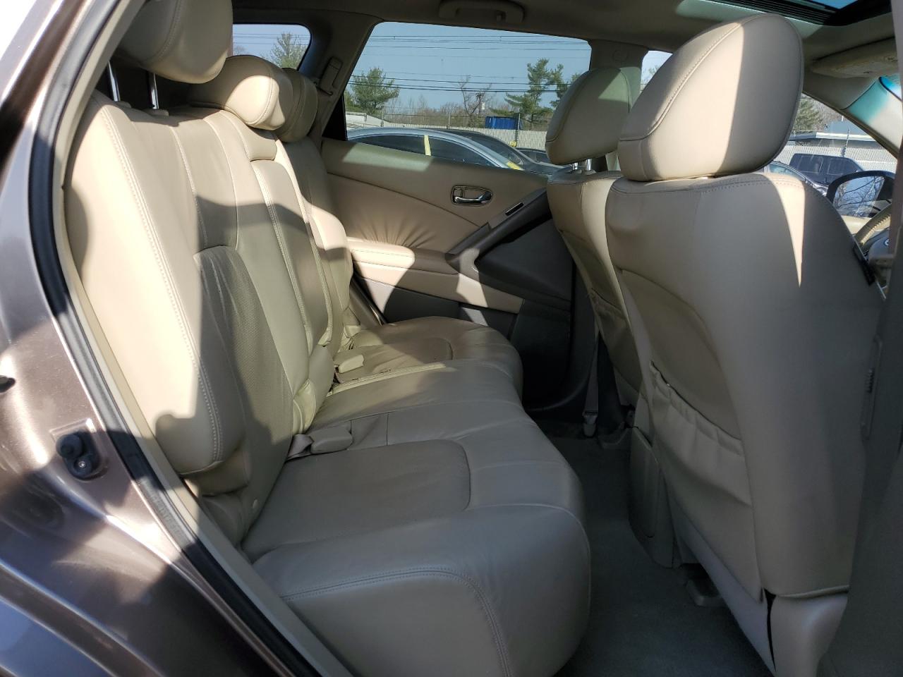 2010 Nissan Murano - Image 11