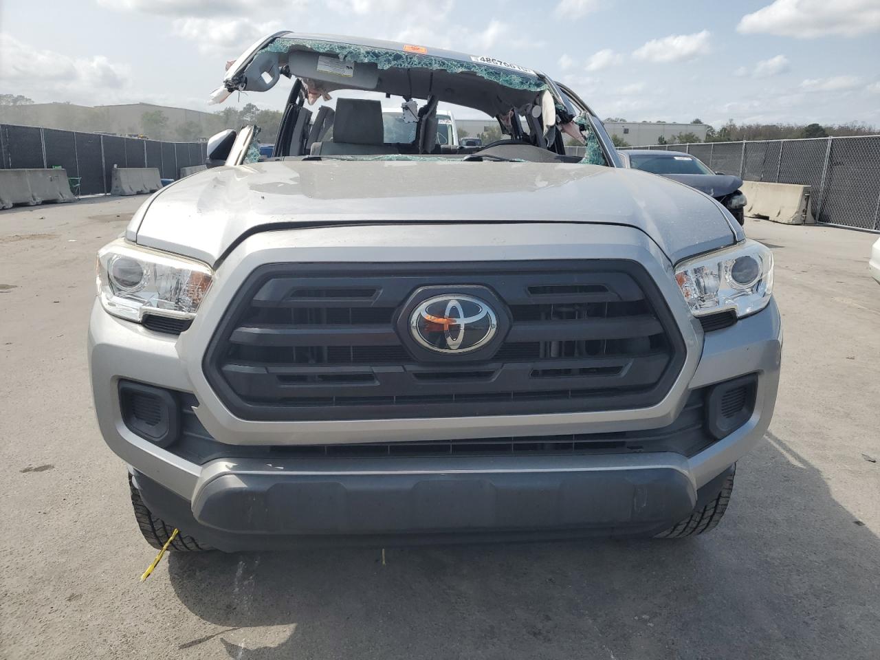 2019 Toyota Tacoma - Image 5
