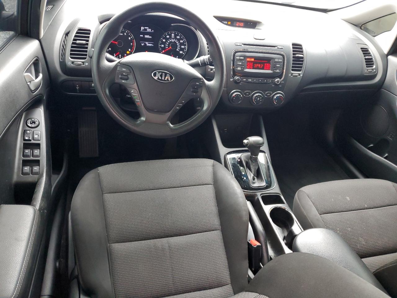 2017 Kia Forte - Image 8