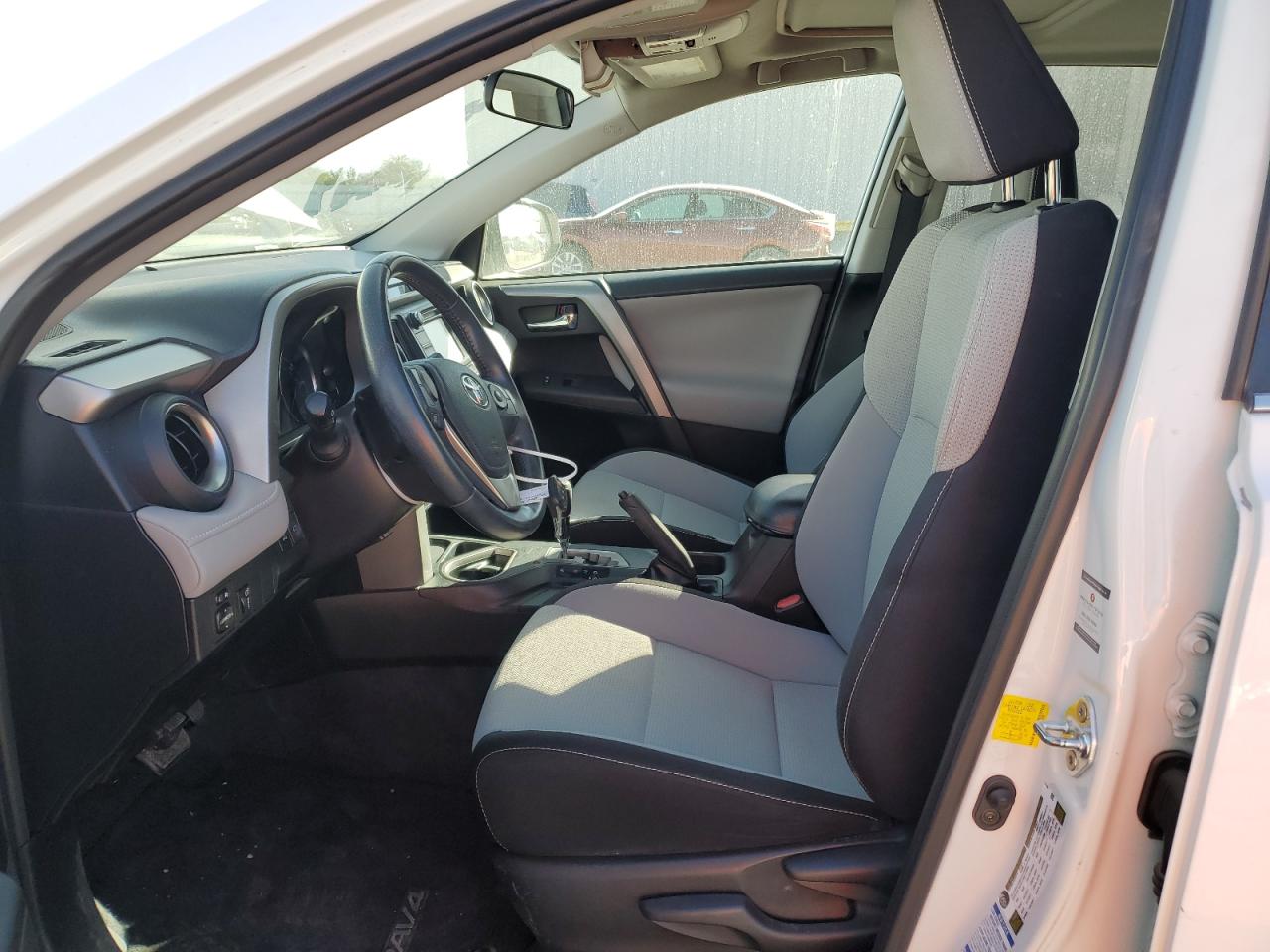 2016 Toyota RAV 4 - Image 7