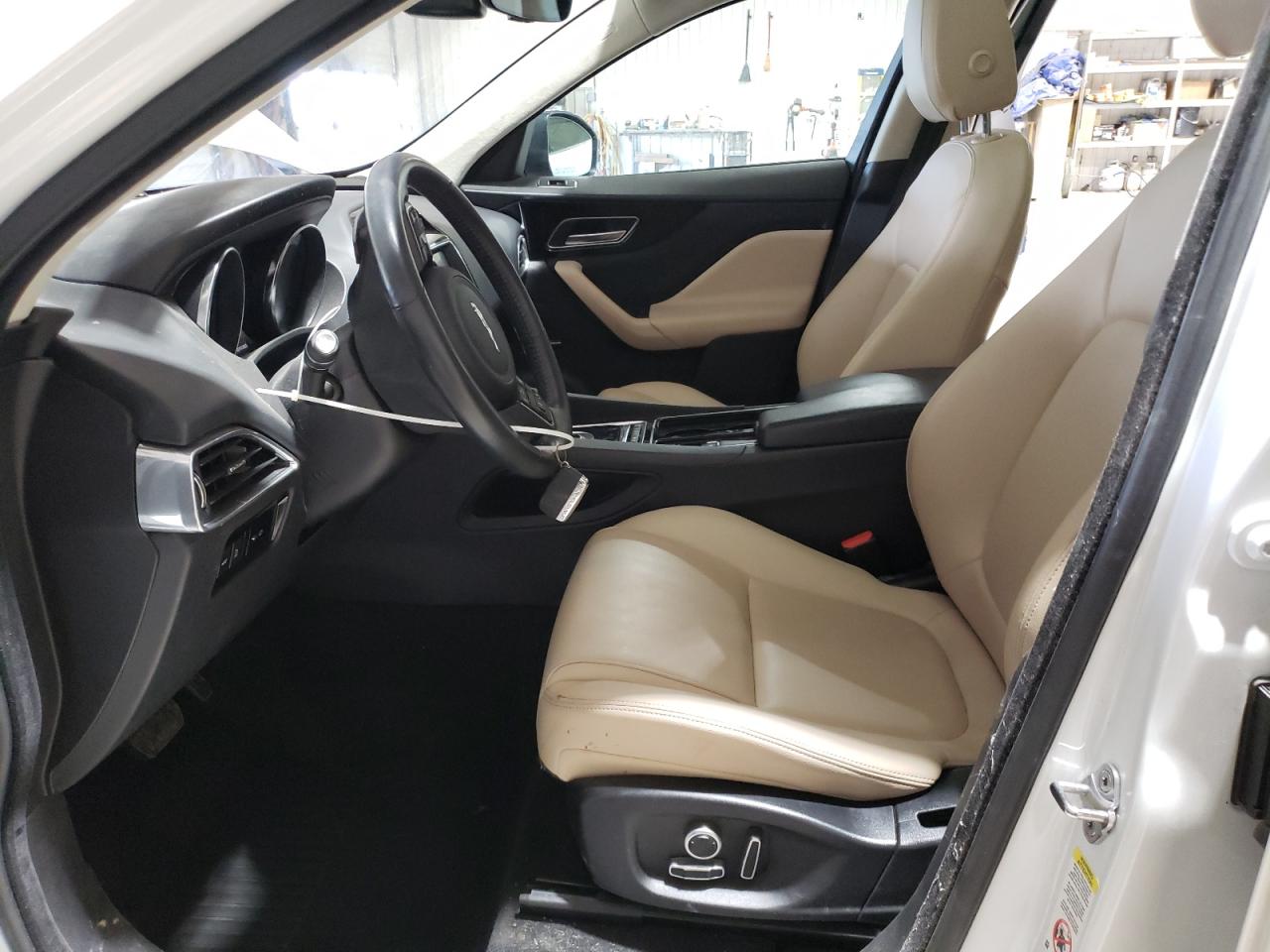 2020 Jaguar F-Pace - Image 7