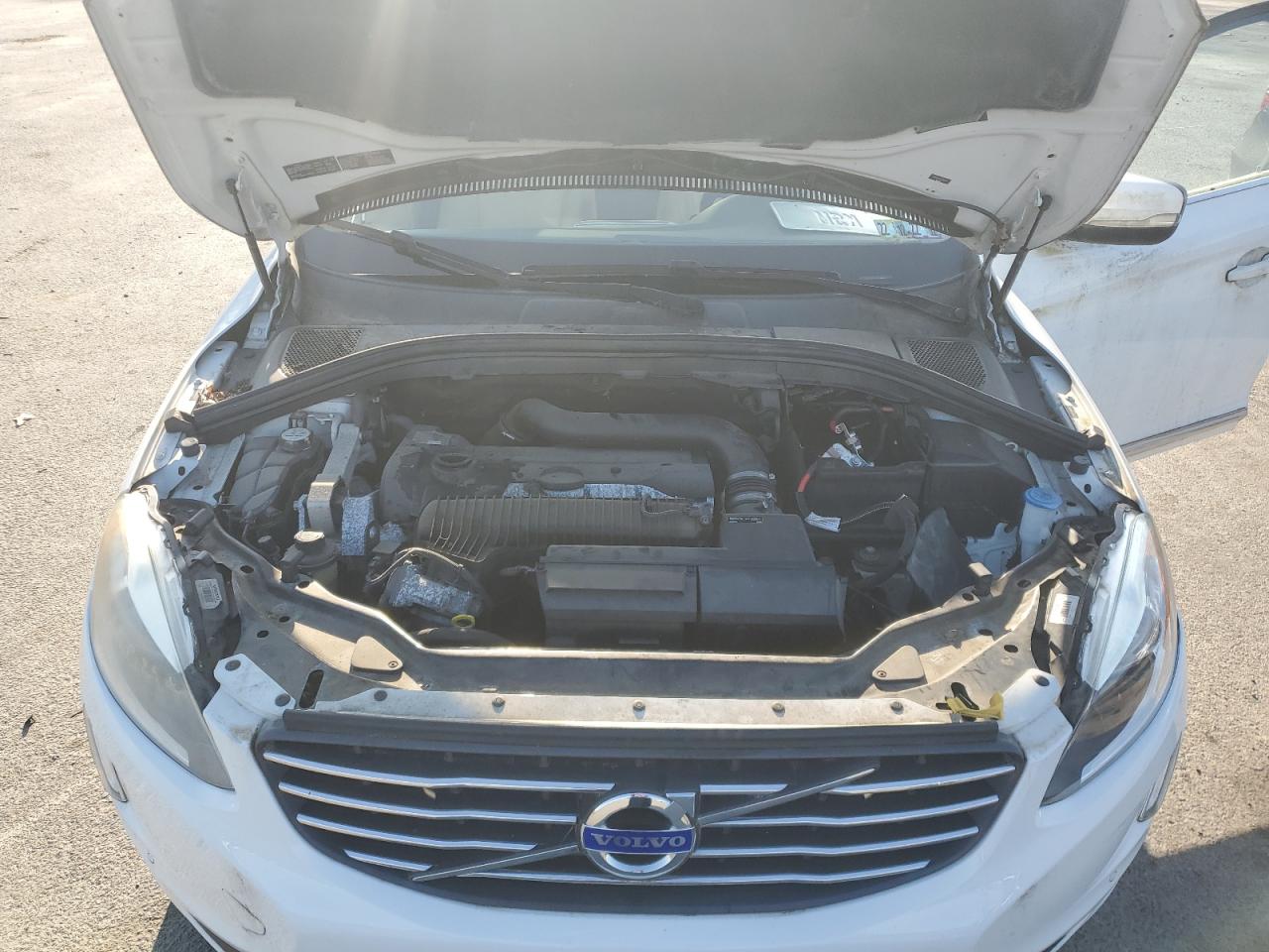 2015 Volvo XC60 - Image 12