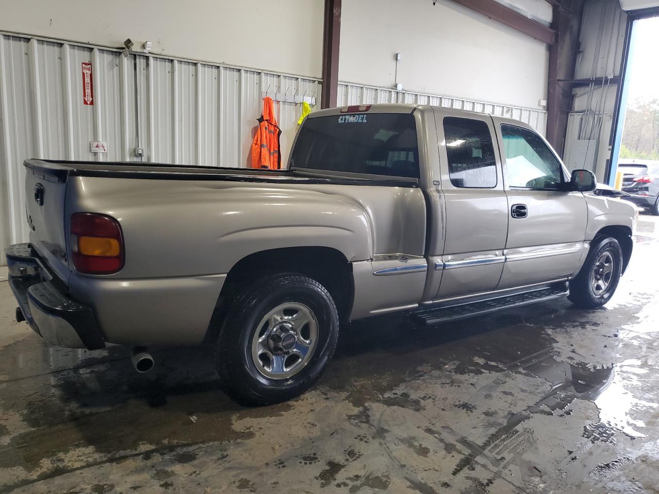 2001 GMC Sierra - Image 3