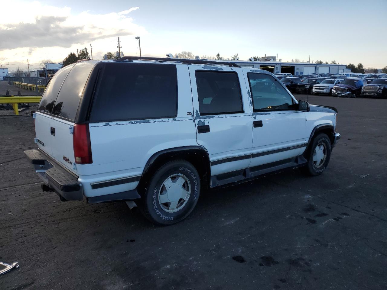 1997 GMC Yukon - Image 3