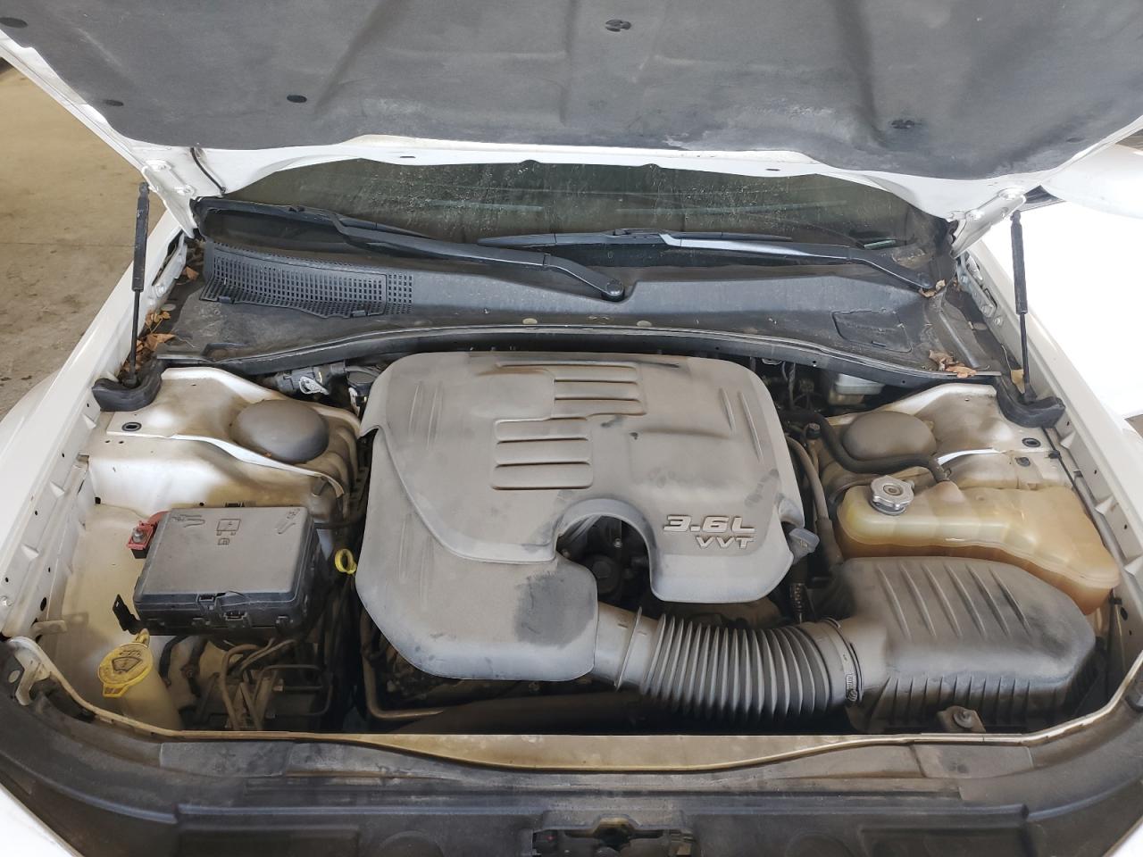 2012 Chrysler 300 - Image 11