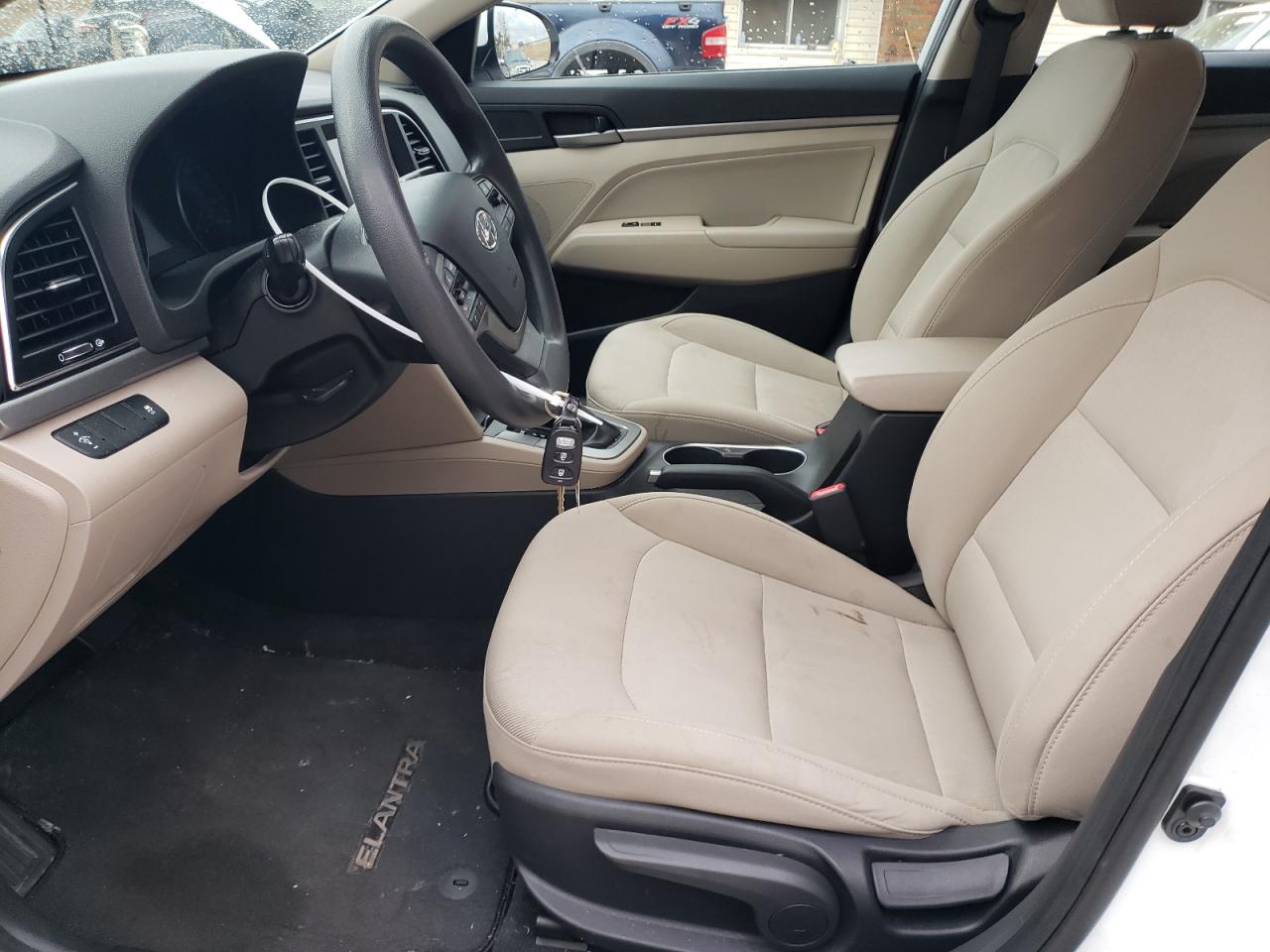 2017 Hyundai Elantra - Image 7