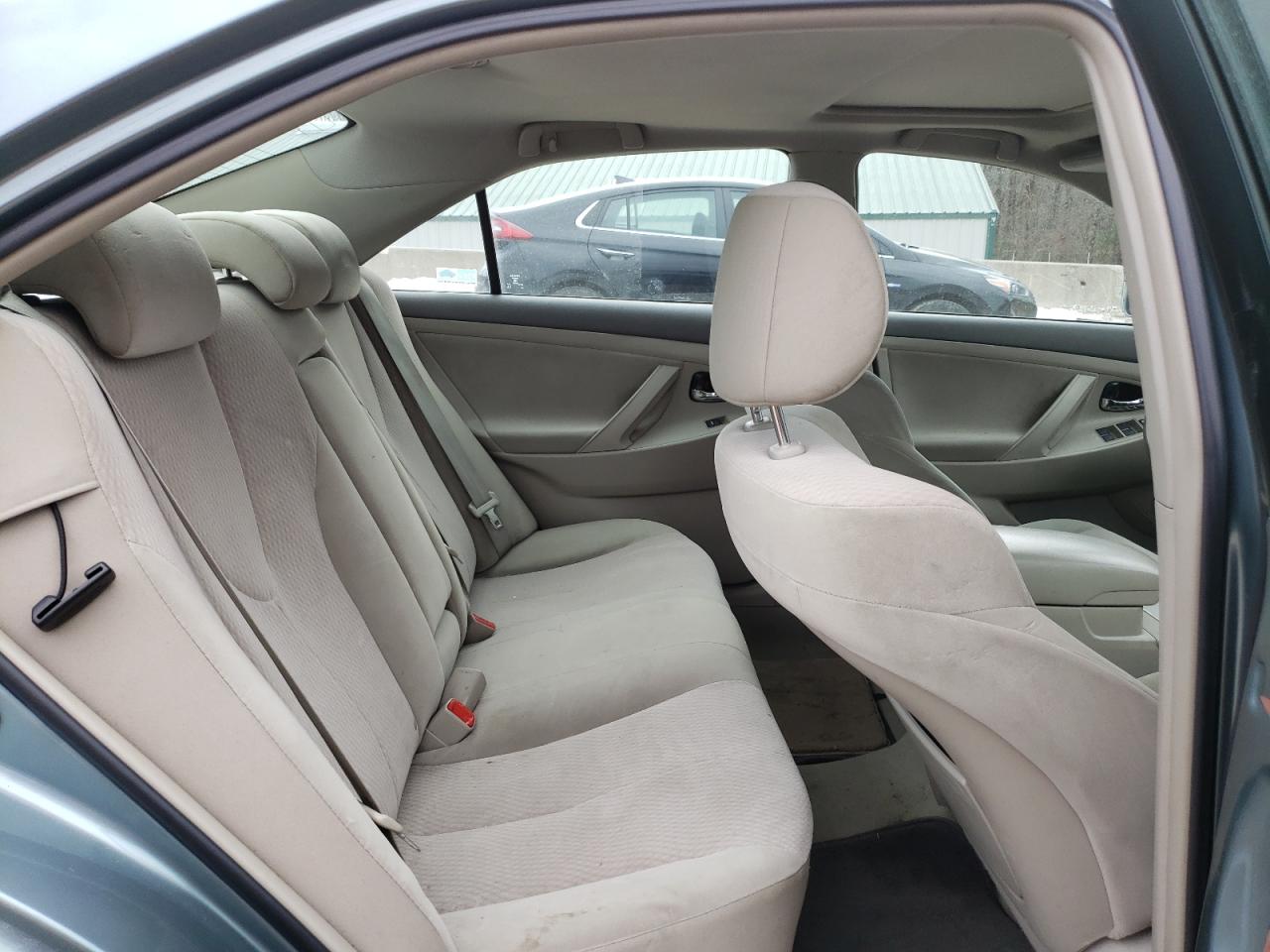 2011 Toyota Camry - Image 10