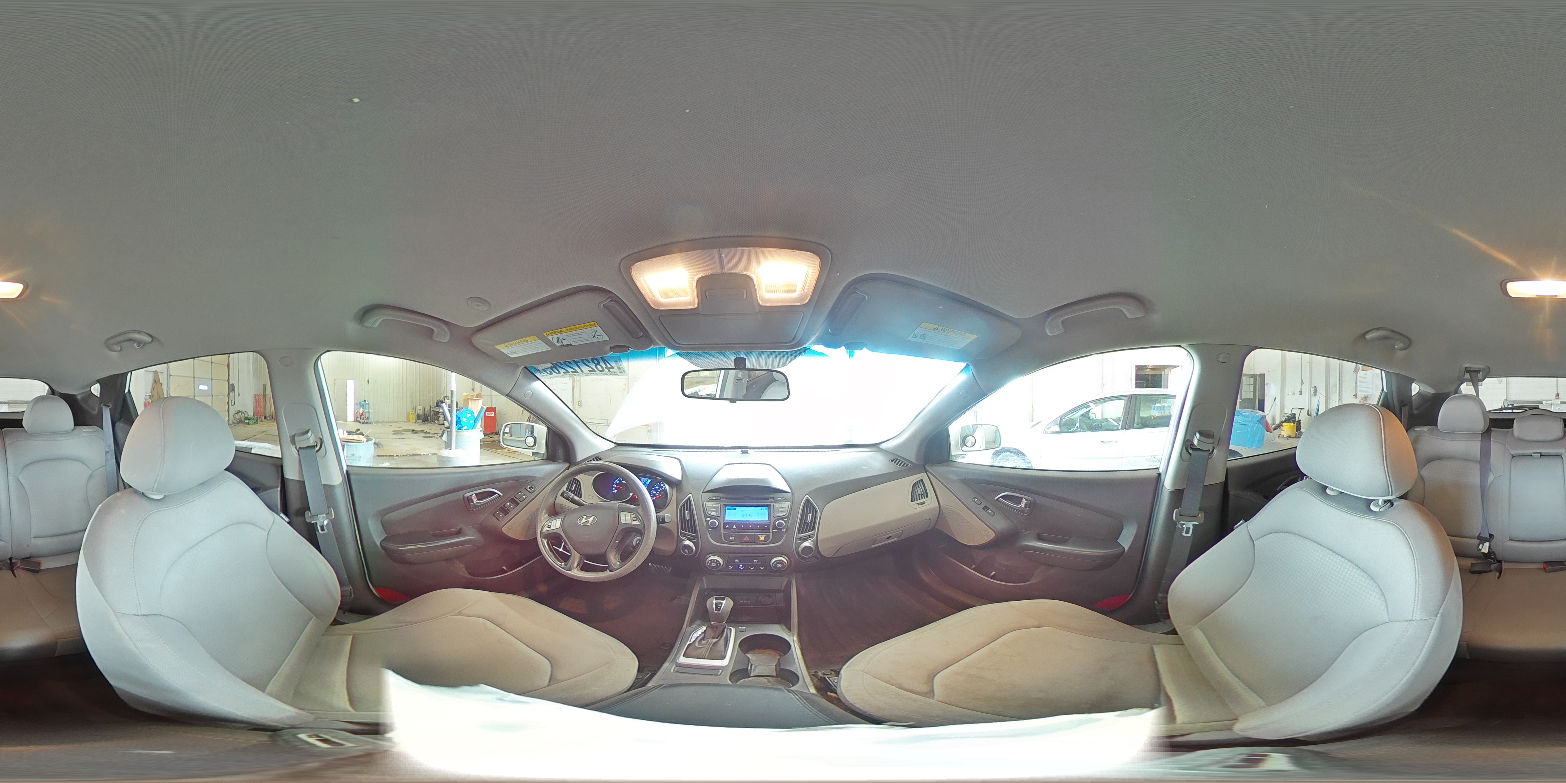 2014 Hyundai Tucson - Image 16