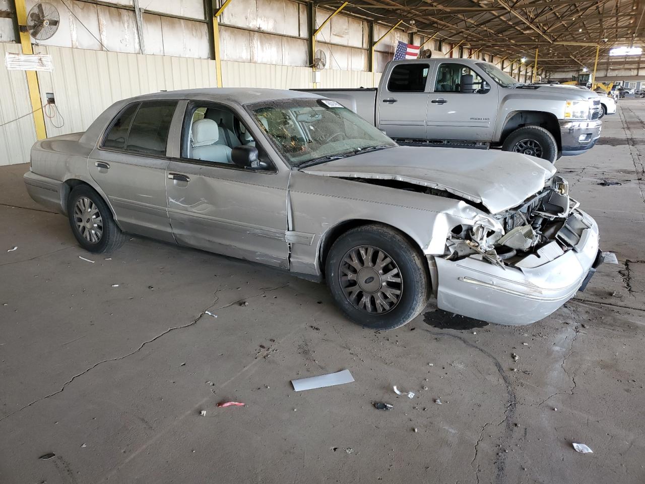 2003 Ford Crown Victoria - Image 4