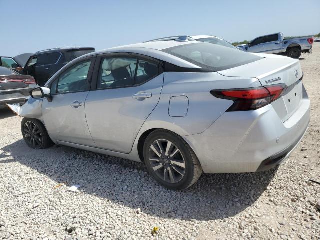  NISSAN VERSA 2022 Сріблястий