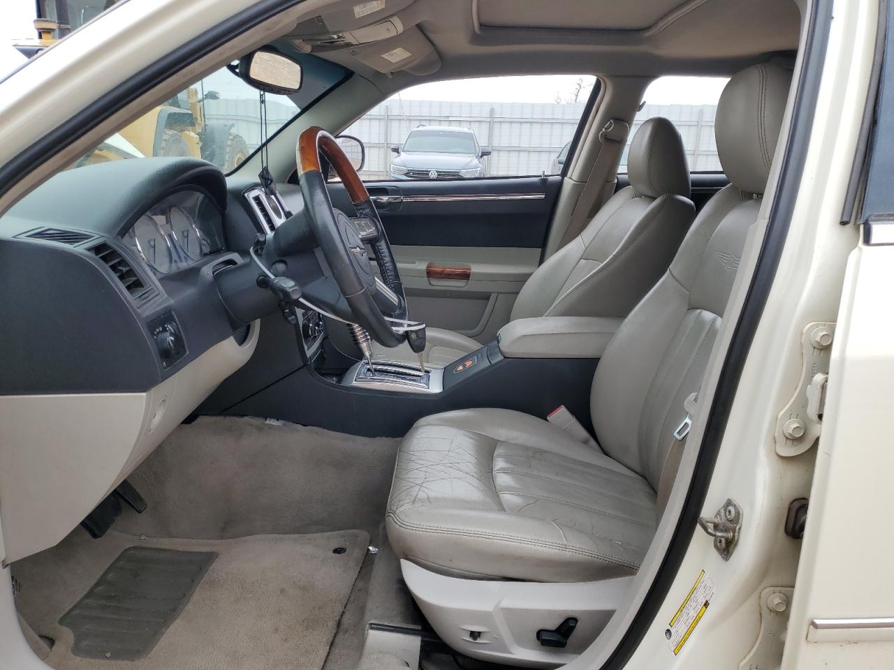 2006 Chrysler 300 - Image 7