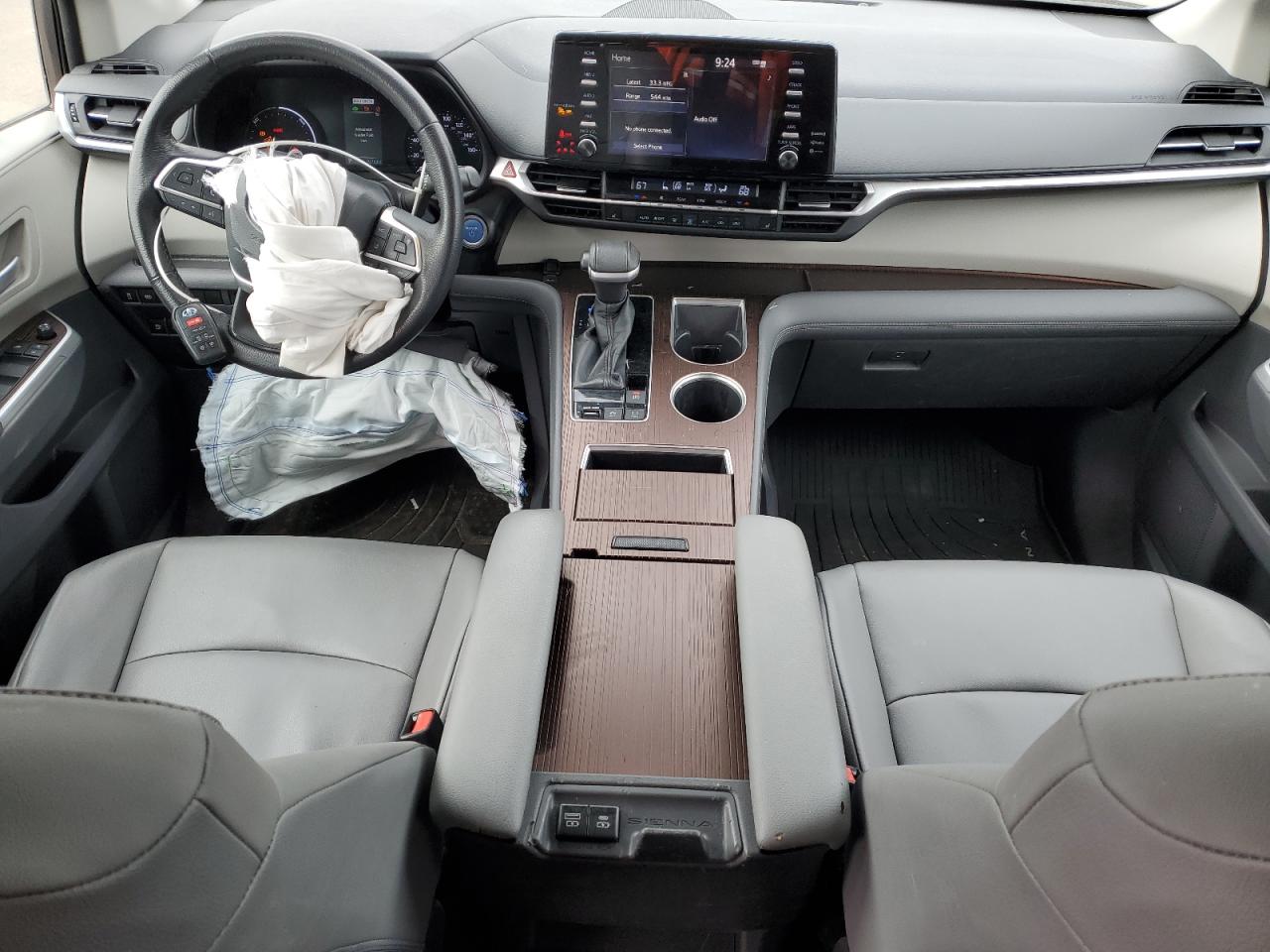 2021 Toyota Sienna - Image 8