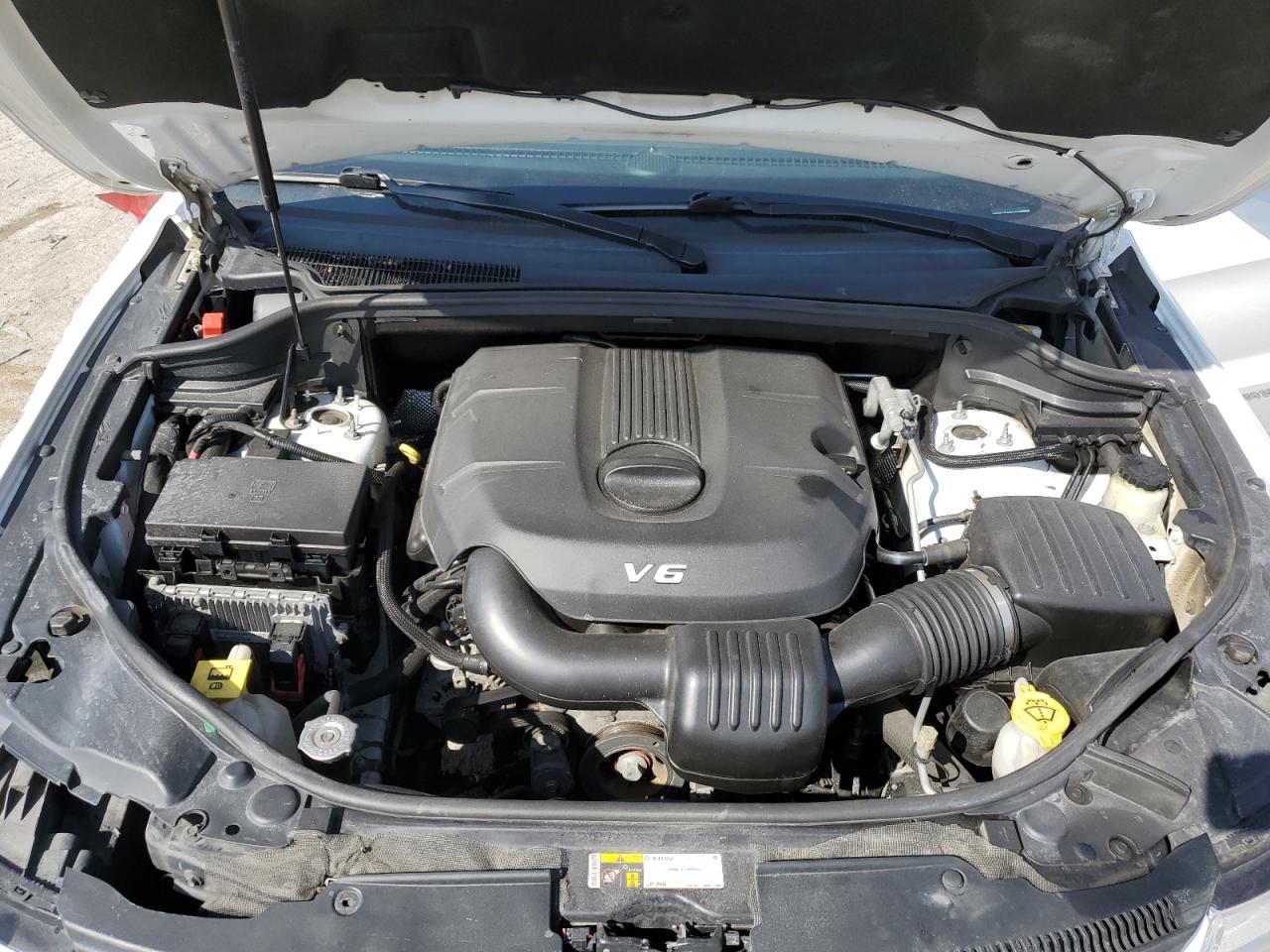2015 Jeep Grand Cherokee - Image 13